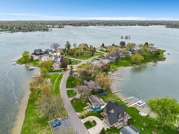 $689,900 | 186 Bedford Drive, Brooklyn, MI 49230