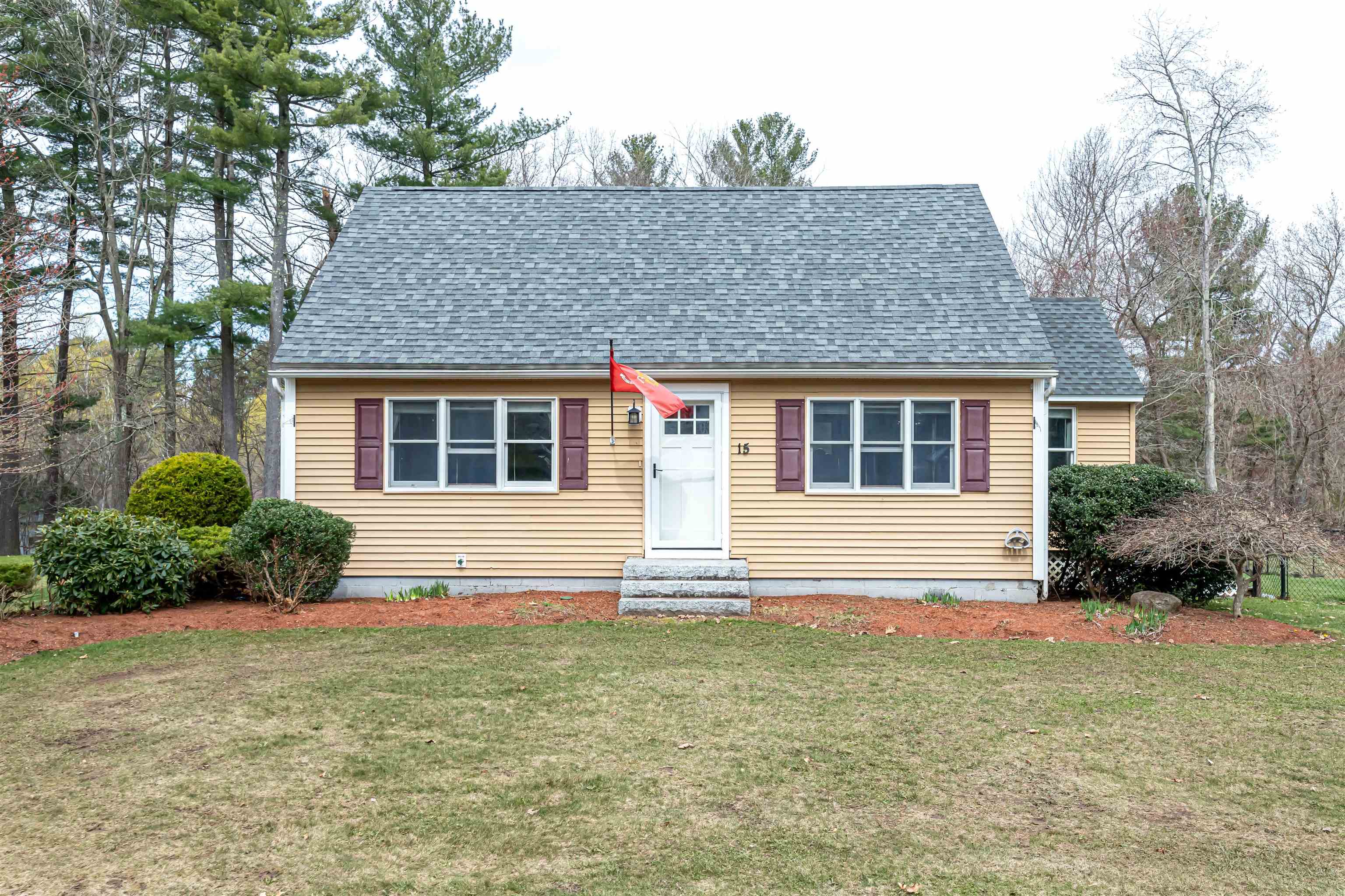 15 Jericho Road Pelham, NH 03076 - Photo 2 of 40