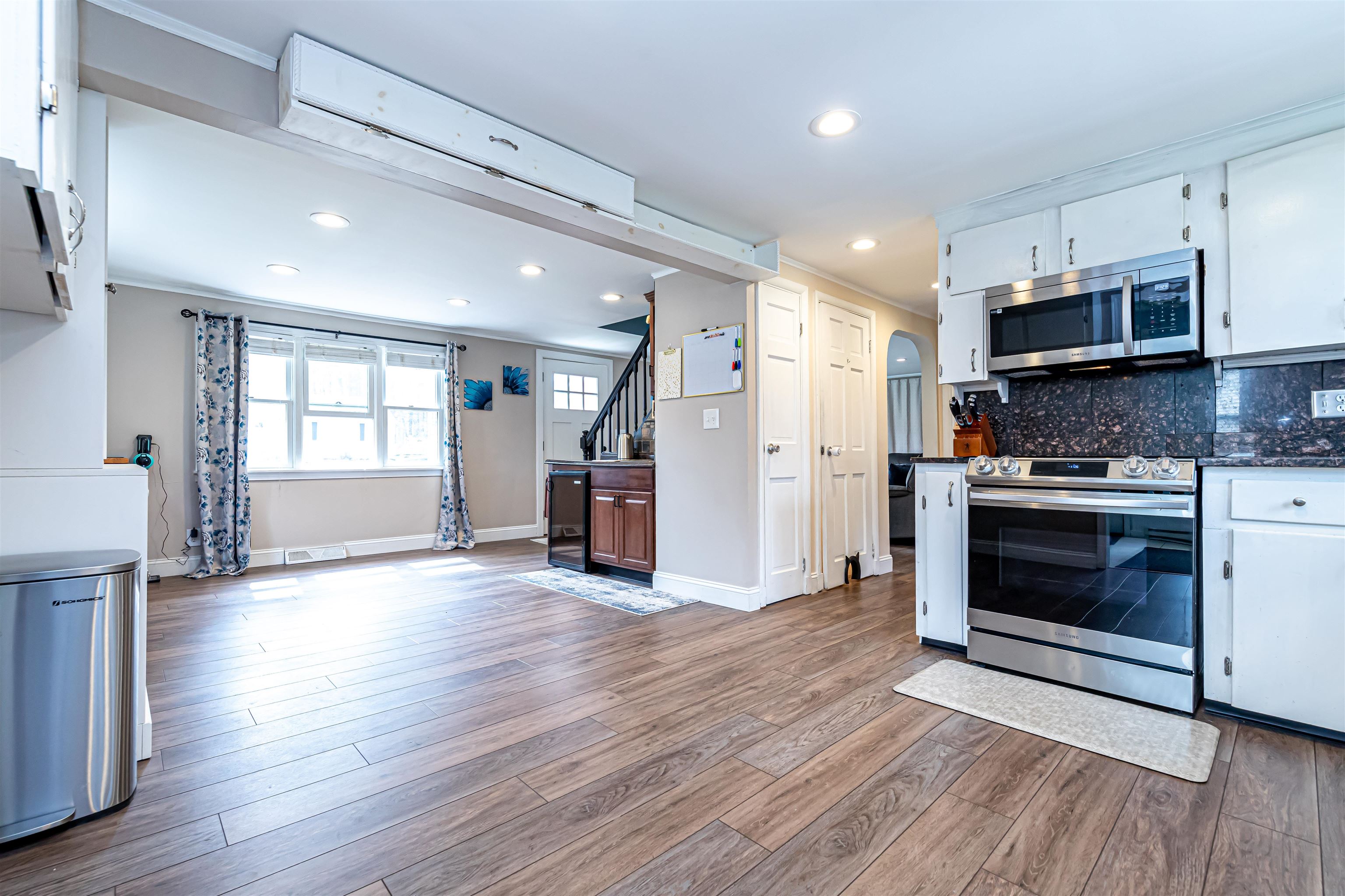 15 Jericho Road Pelham, NH 03076 - Photo 5 of 40