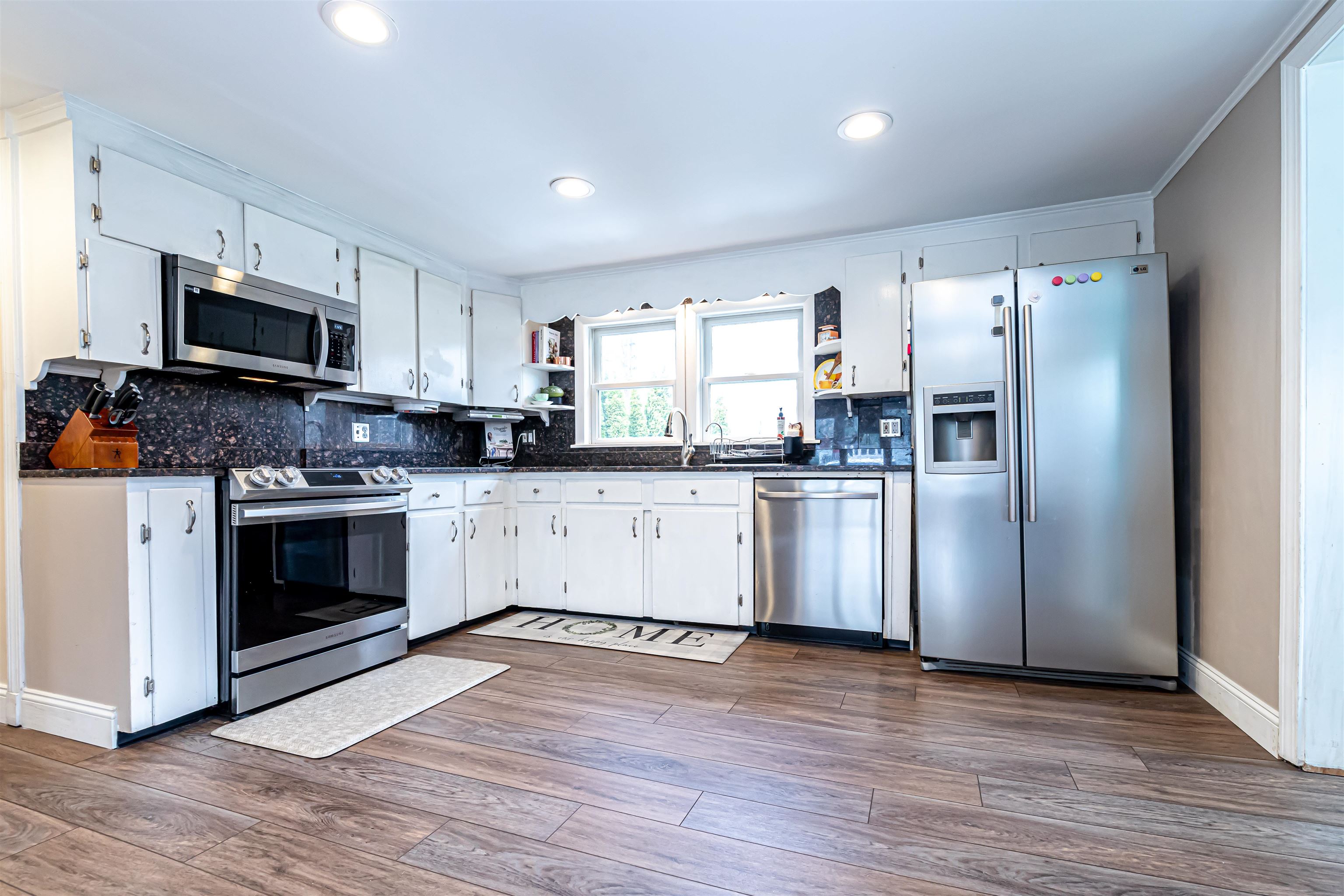 15 Jericho Road Pelham, NH 03076 - Photo 6 of 40
