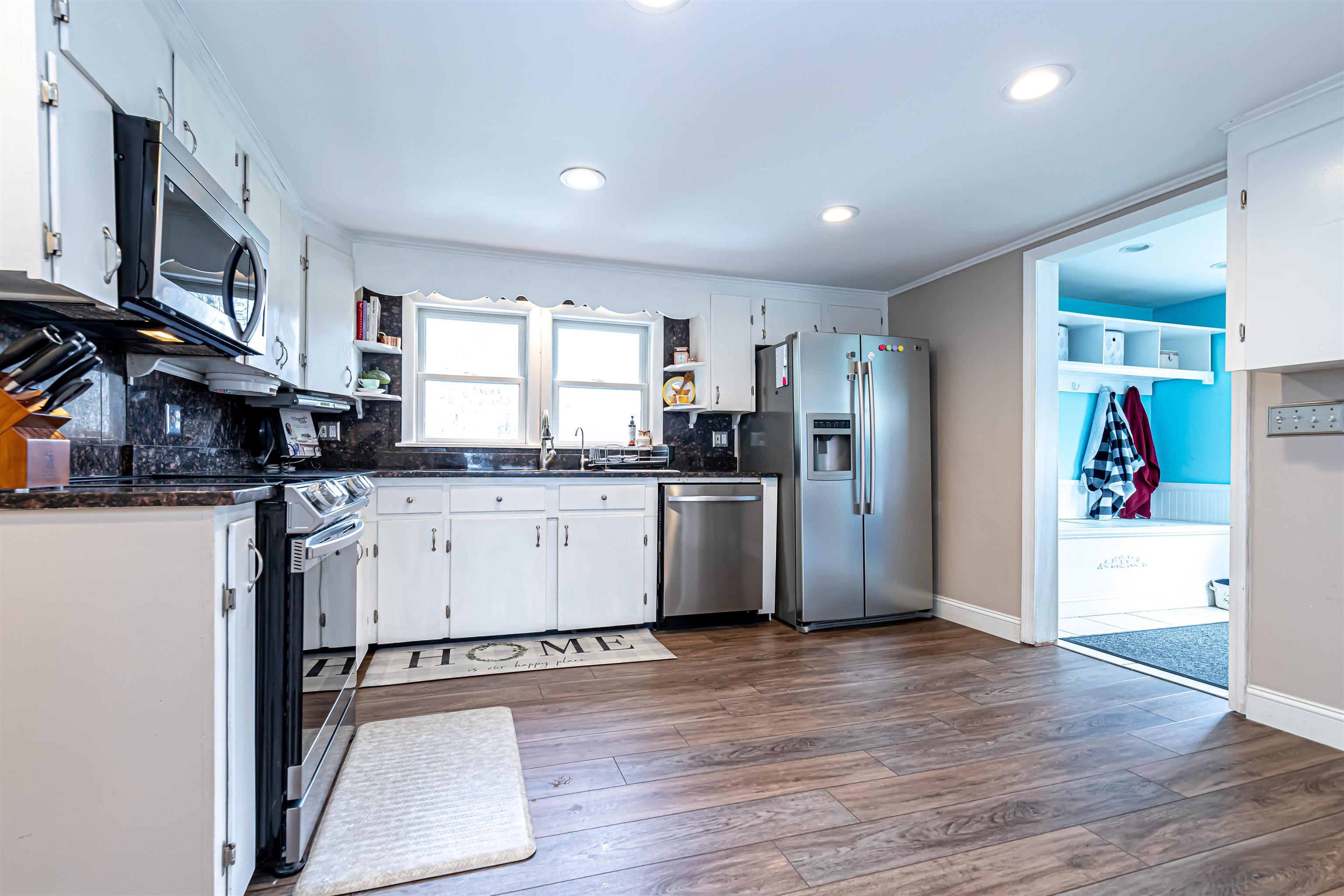 15 Jericho Road Pelham, NH 03076 - Photo 7 of 40
