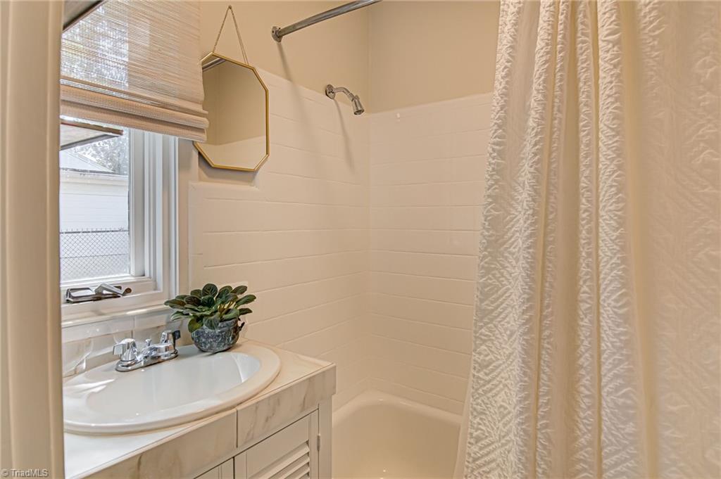 2400 Warwick Road Winston-Salem, NC 27104 - Photo 25 of 39 Gallery Image 25