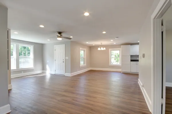 $1,075 | 1279 Daniel Street, Clarksville, TN 37040