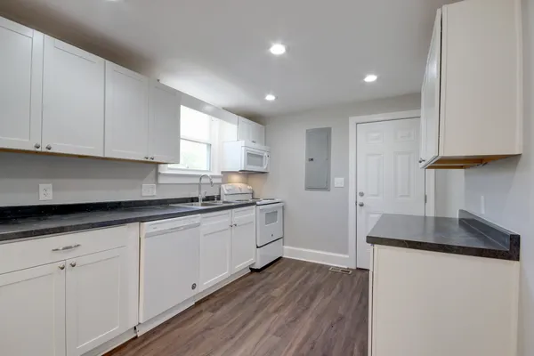 $1,075 | 1279 Daniel Street, Clarksville, TN 37040