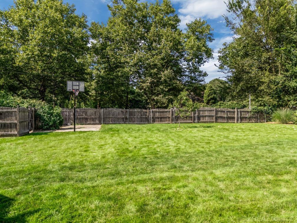 986 Balfour Street Grosse Pointe, MI 48230 - Photo 37 of 41 50154731-d40b85bd-f01e-4b80-bafe-29e5deb741e5.JPG