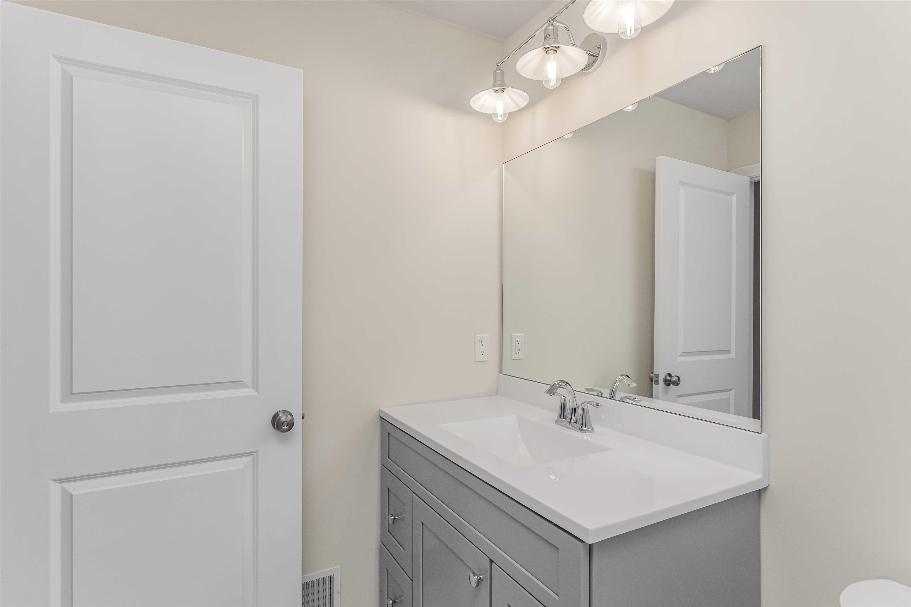 27 Maddies Way, Unit 3 Colchester, VT 05446 - Photo 5 of 40