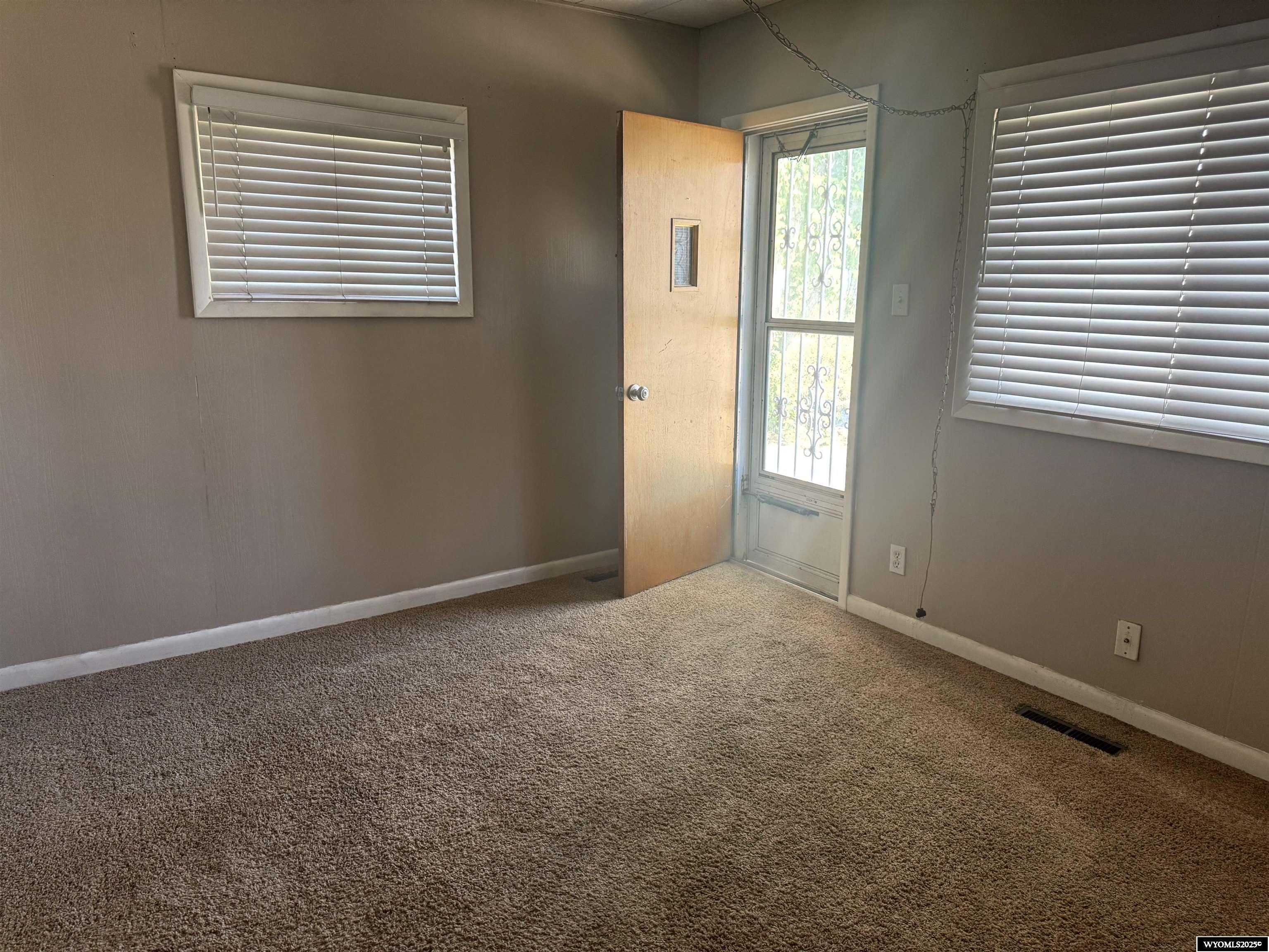 1220 11th Street Rock Springs, WY 82901 - Photo 2 of 12