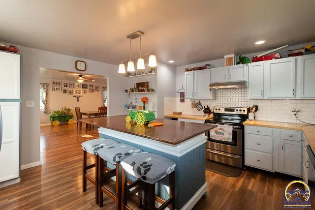 $360,000 | 3838 Northwest 86th Street, Topeka, KS 66618