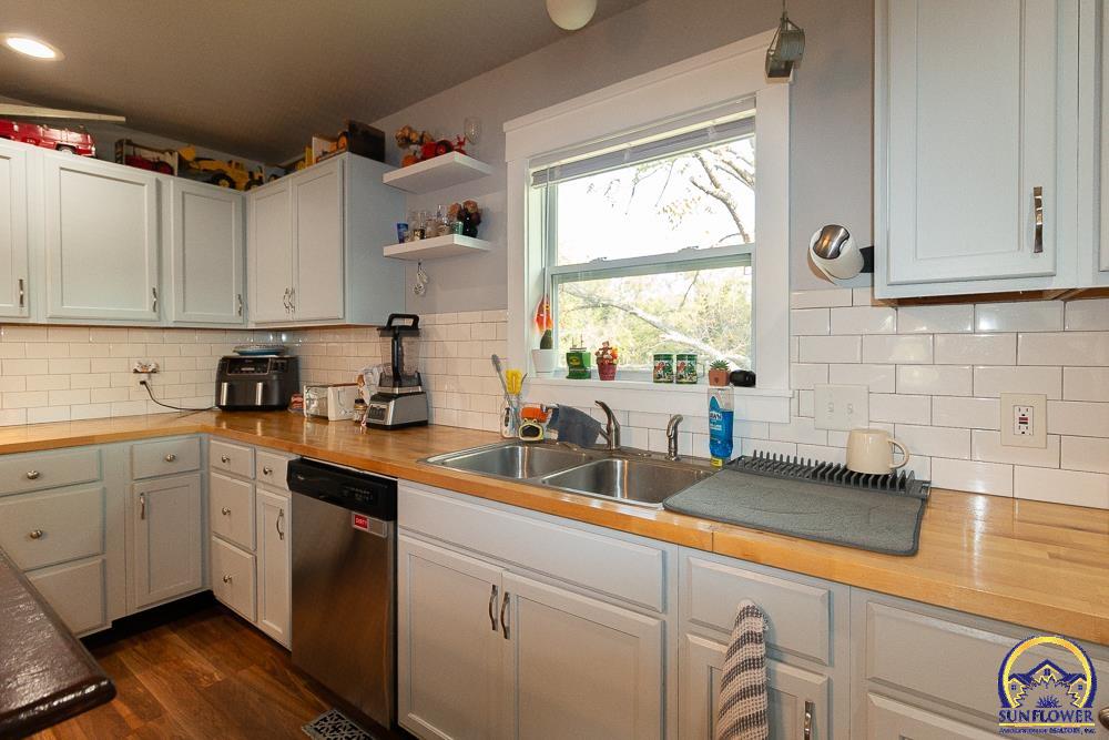 3838 Northwest 86th Street Topeka, KS 66618 - Photo 20 of 44