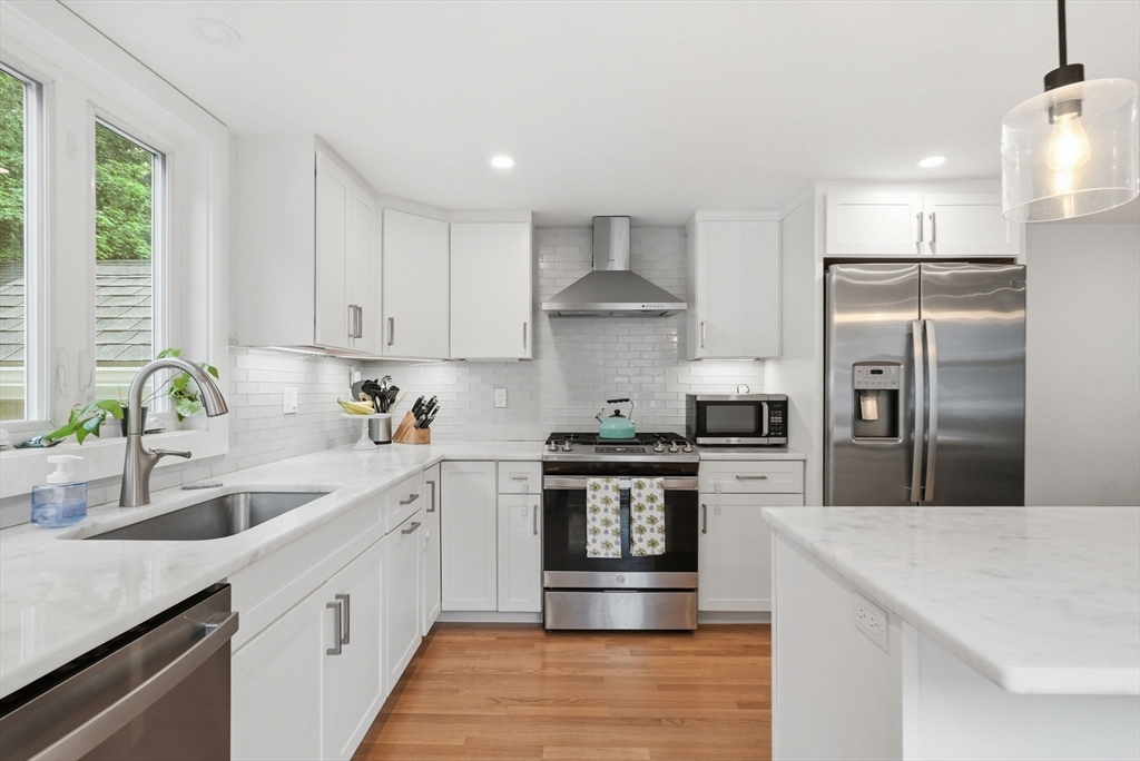 42 Messinger Street, Unit 42 Canton, MA 02021 - Photo 7 of 42