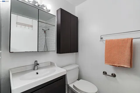 $399,000 | 955 Shorepoint Court, Unit 100, Alameda, CA 94501