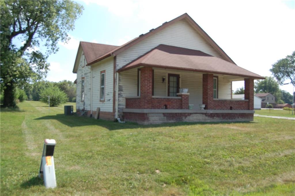 2421 East Thompson Road Indianapolis, IN 46227 - Photo 2 of 41 Gallery Image 2