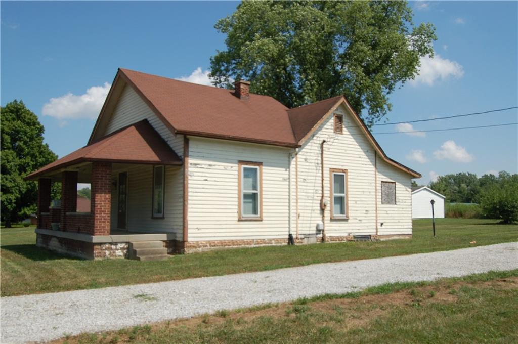 2421 East Thompson Road Indianapolis, IN 46227 - Photo 3 of 41 Gallery Image 3