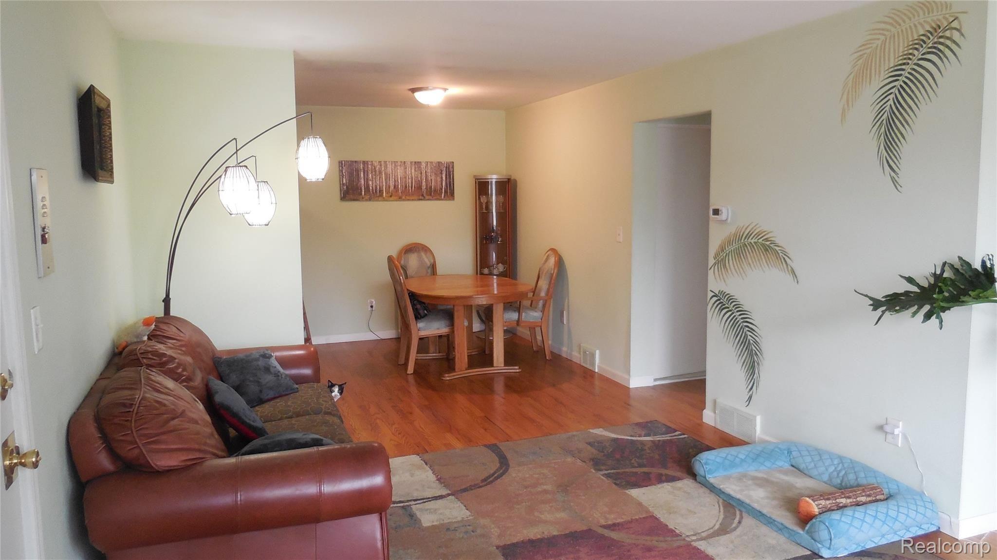 25675 Lahser Road, Unit B8 Southfield, MI 48033 - Photo 2 of 10 DSCN0031.JPG