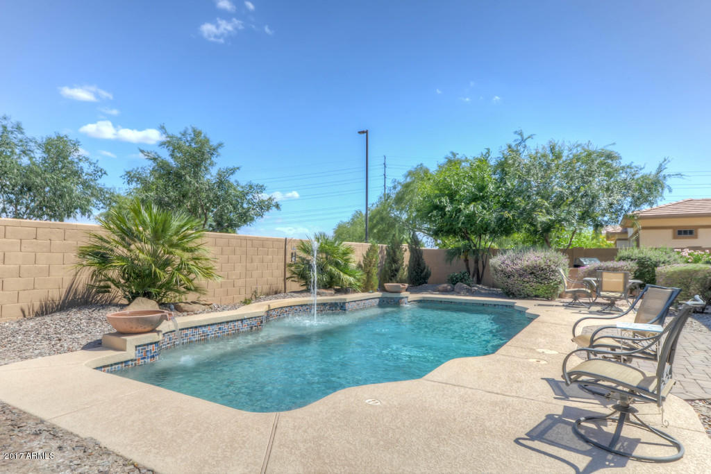 4717 South Burma Road Gilbert, AZ 85297 - Photo 41 of 72 Sparkling Pool
