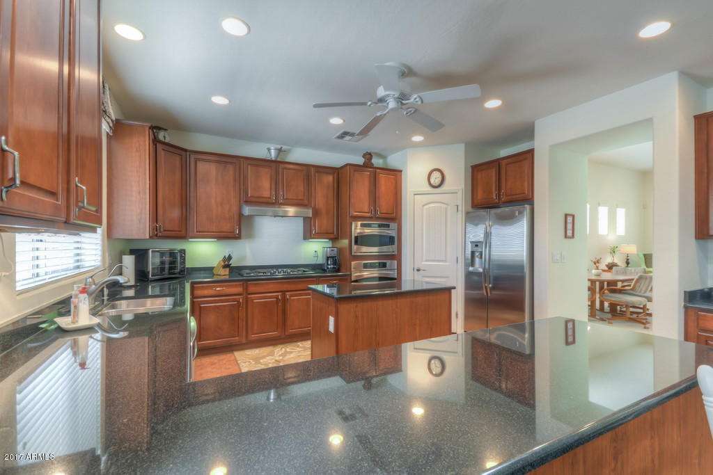 4717 South Burma Road Gilbert, AZ 85297 - Photo 8 of 72 Kitchen