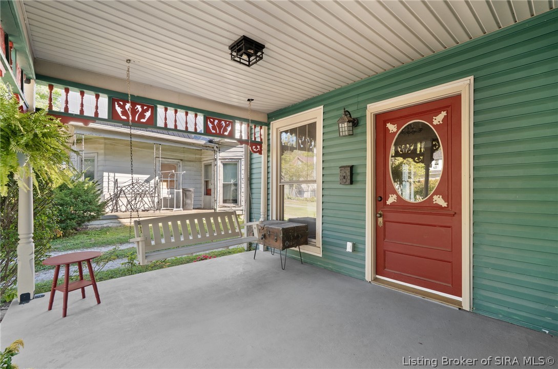427 East Chestnut Street Corydon, IN 47112 - Photo 14 of 57 Swing on your front porch!