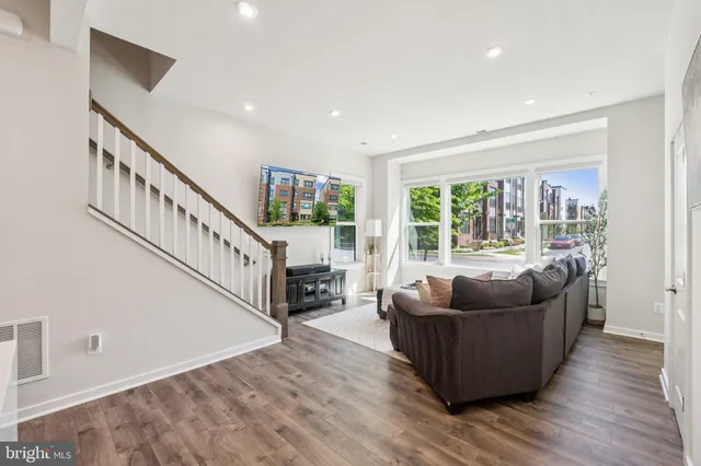 $549,999 | 16324 Connors Way, Unit 11, Rockville, MD 20855