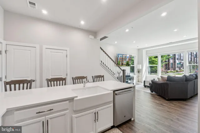 $549,999 | 16324 Connors Way, Unit 11, Rockville, MD 20855