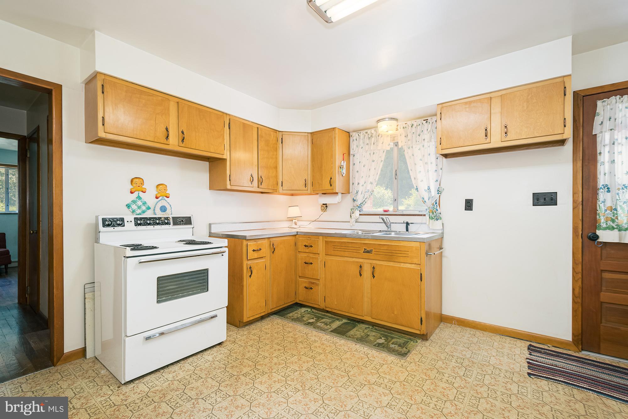 920 Mayhew Inn Road Oakland, MD 21550 - Photo 6 of 35