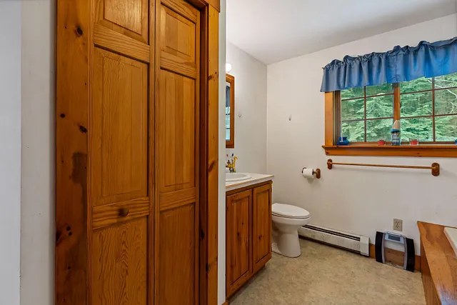 $489,999 | 48 Pleasant Point Road, Vassalboro, ME 04989