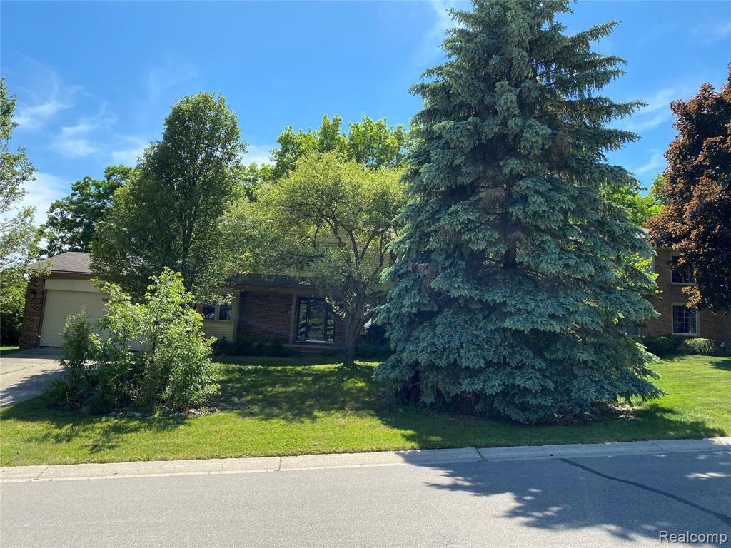 515 Plum Ridge Drive Rochester Hills, MI 48309 - Photo 2 of 46