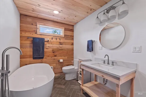 $695,000 | 11980 N Highway, Horseshoe Bend, ID 83629