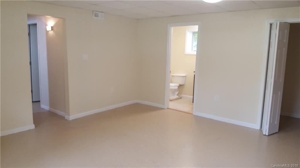 5087 Springhaven Drive Conover, NC 28613 - Photo 11 of 19 Gallery Image 11