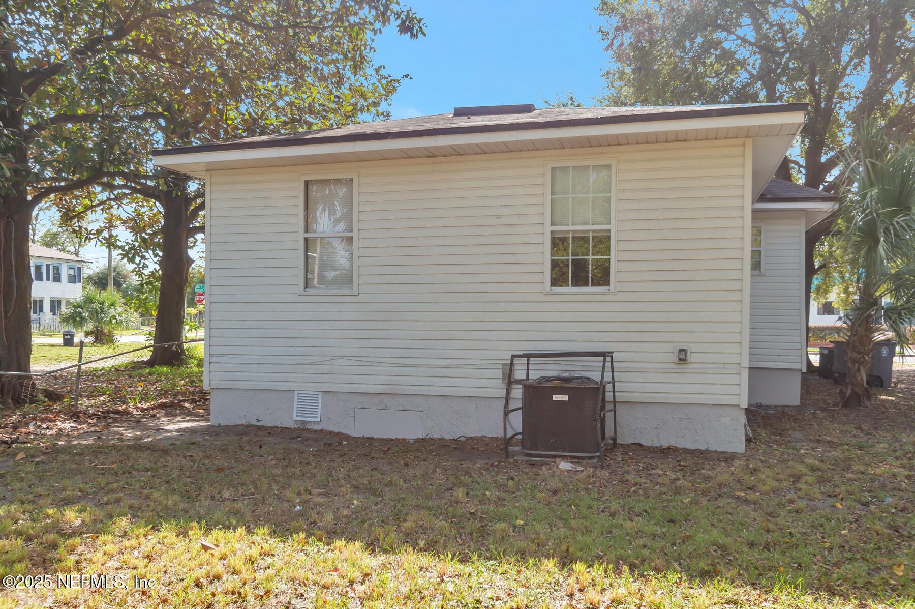 1165 Hart Street Jacksonville, FL 32209 - Photo 21 of 22 a view of a backyard
