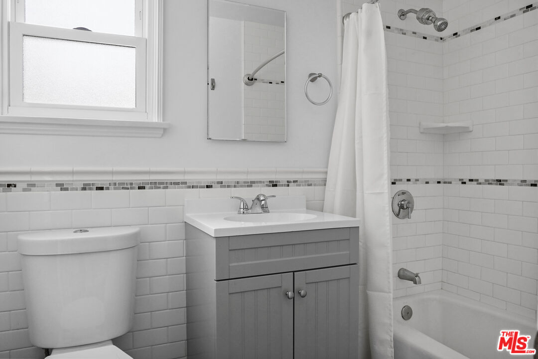 1201 Columbia Place Pasadena, CA 91105 - Photo 12 of 23