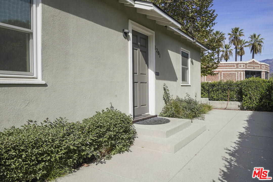 1201 Columbia Place Pasadena, CA 91105 - Photo 18 of 23