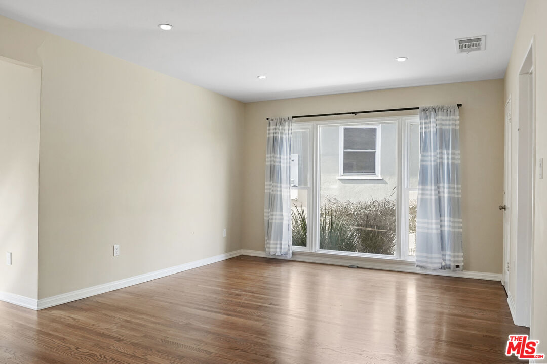 1201 Columbia Place Pasadena, CA 91105 - Photo 2 of 23