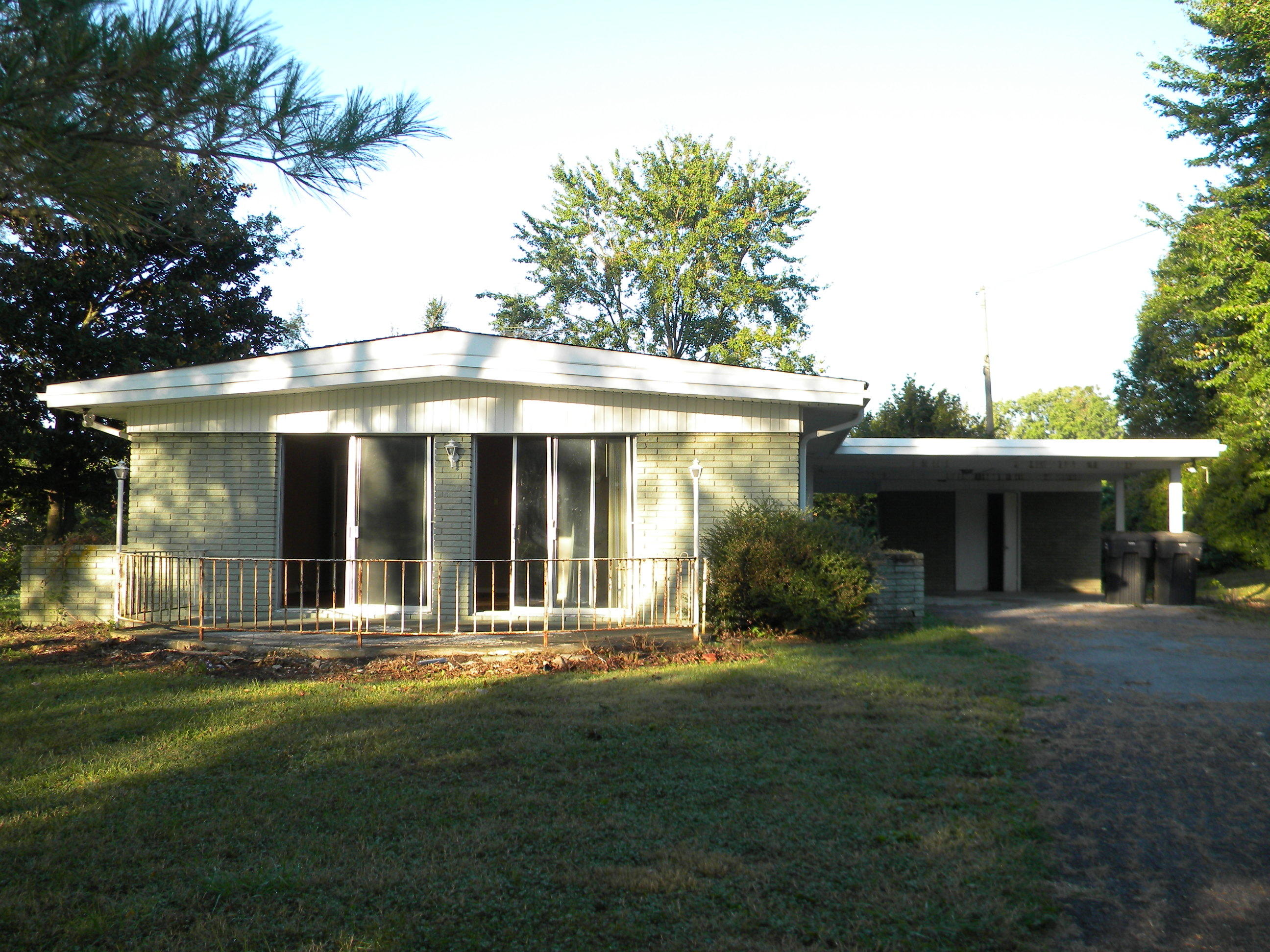 1430 West Ruritan Road Roanoke, VA 24012 - Photo 1 of 1 Front View