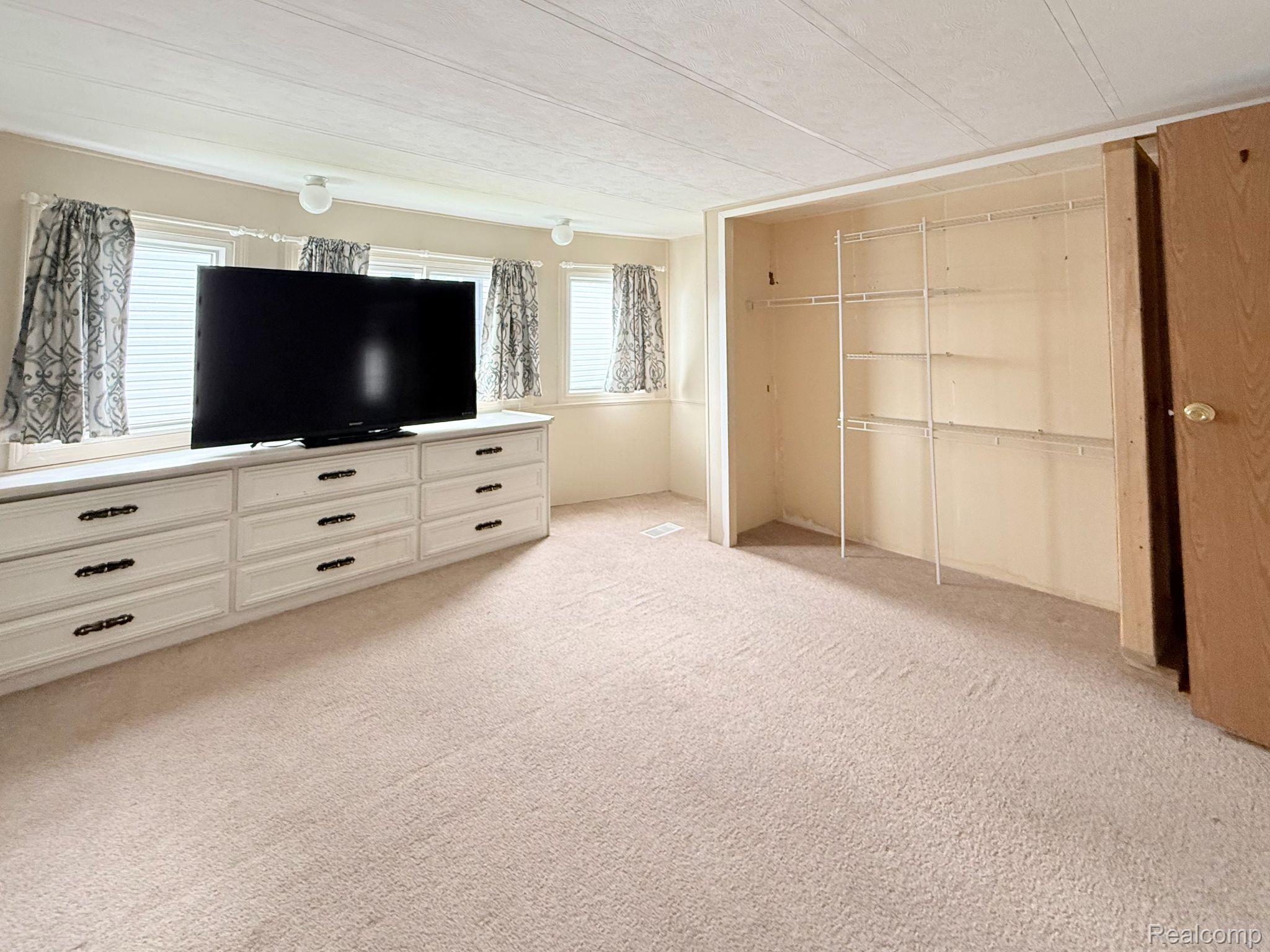 313 Huntington, Unit 11 Newport, MI 48166 - Photo 7 of 16 IMG_0706.jpg
