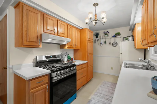 $265,000 | 806 East 4th Street, Lawton, MI 49065