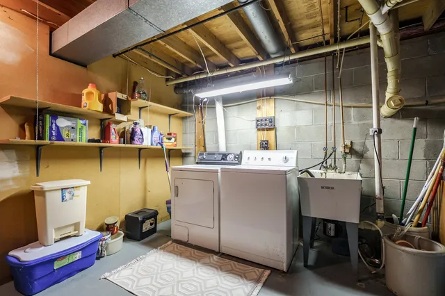 $265,000 | 806 East 4th Street, Lawton, MI 49065