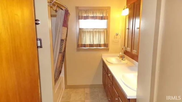 $334,900 | 105 Wolfe Street, Oaktown, IN 47561