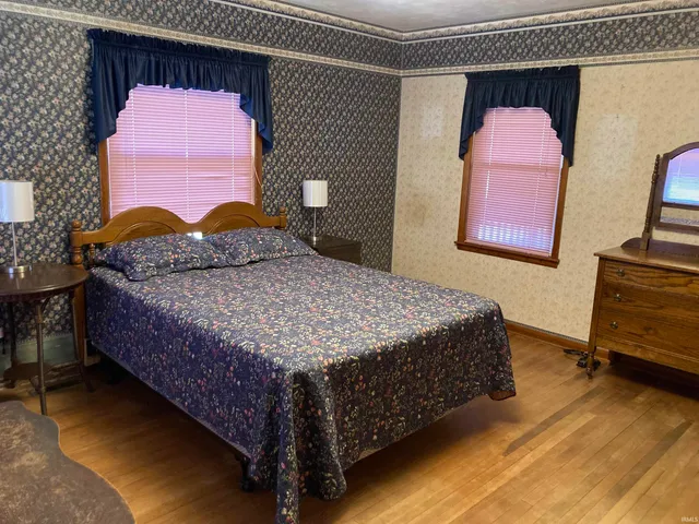 $334,900 | 105 Wolfe Street, Oaktown, IN 47561