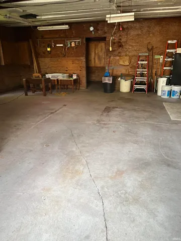 $334,900 | 105 Wolfe Street, Oaktown, IN 47561