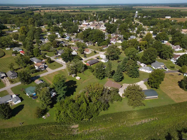 $334,900 | 105 Wolfe Street, Oaktown, IN 47561