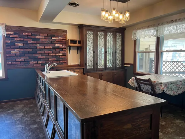 $334,900 | 105 Wolfe Street, Oaktown, IN 47561