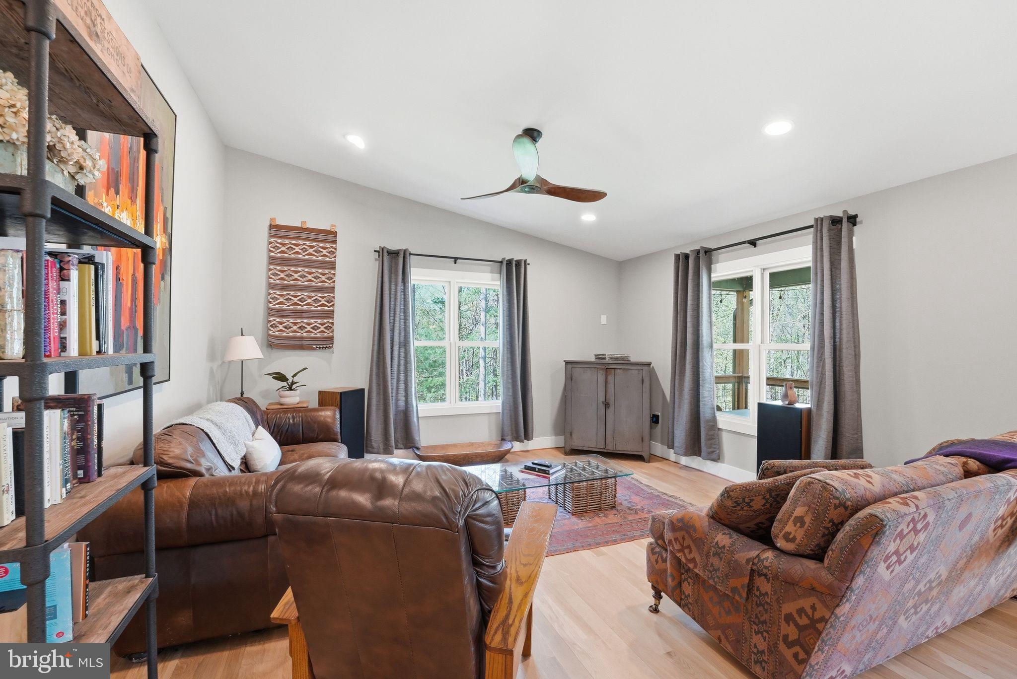 677 Weaver Hollow Road Banco, VA 22711 - Photo 16 of 34 Living area