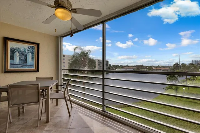 $239,500 | 321 Southeast 3rd Street, Unit 307, Dania Beach, FL 33004