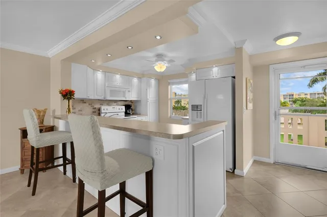 $239,500 | 321 Southeast 3rd Street, Unit 307, Dania Beach, FL 33004