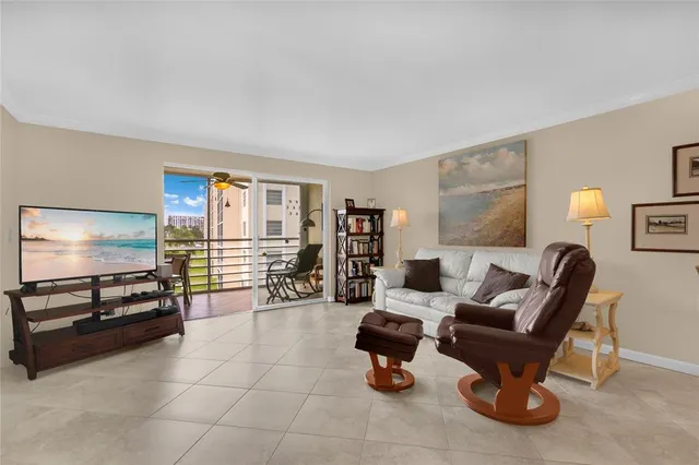 $239,500 | 321 Southeast 3rd Street, Unit 307, Dania Beach, FL 33004