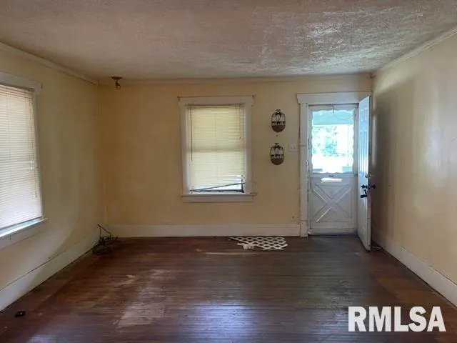 $29,900 | 1437 East Division Street, Decatur, IL 62526