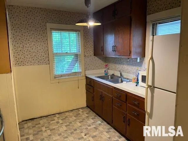 $29,900 | 1437 East Division Street, Decatur, IL 62526