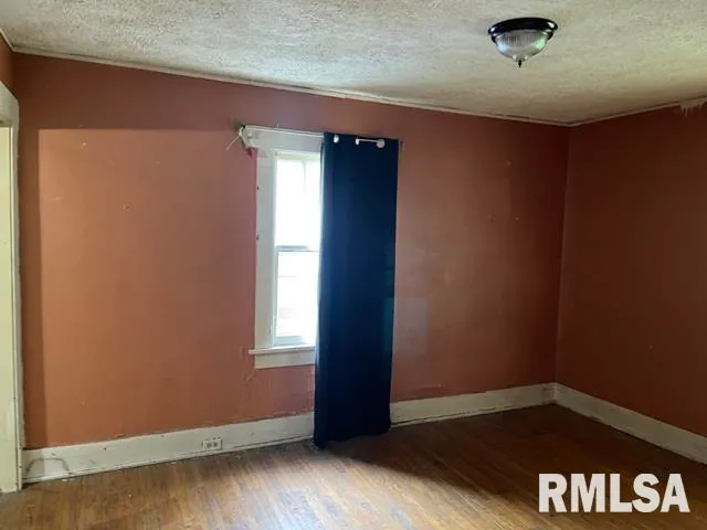 $29,900 | 1437 East Division Street, Decatur, IL 62526