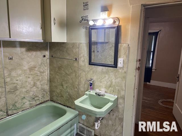 1437 East Division Street Decatur, IL 62526 - Photo 8 of 13