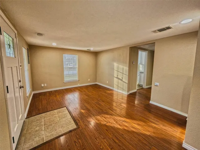 $1,650 | 233 Texas Street, Cedar Hill, TX 75104